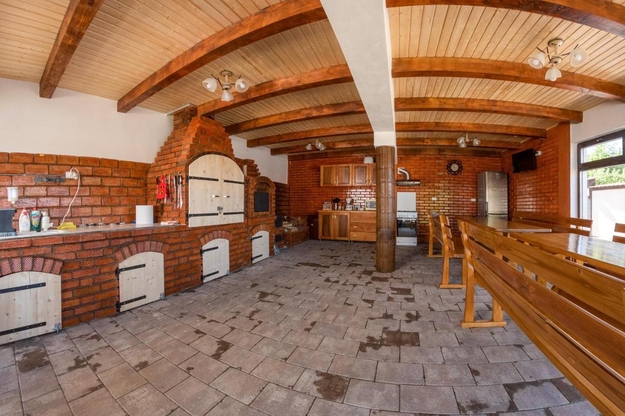 Hotel Casa Alex à Novaci-Străini Extérieur photo